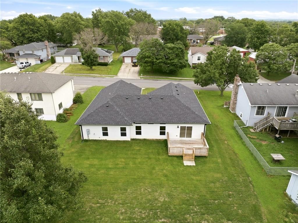 204 Sellman Street — photo 46
