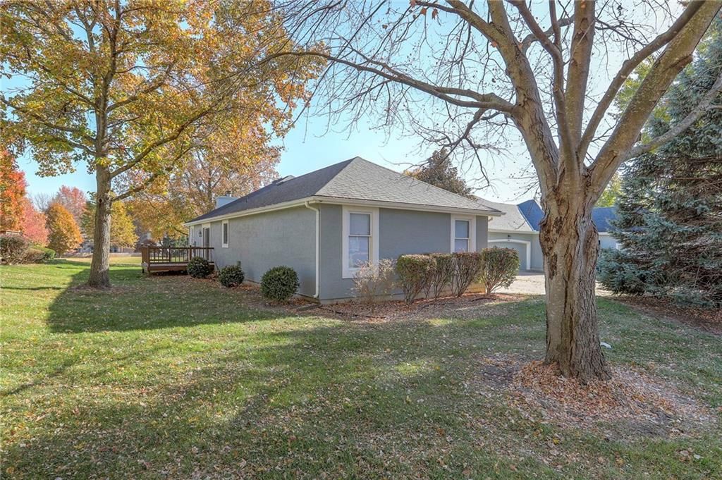 352 SW Raintree Drive, Lee's Summit, MO