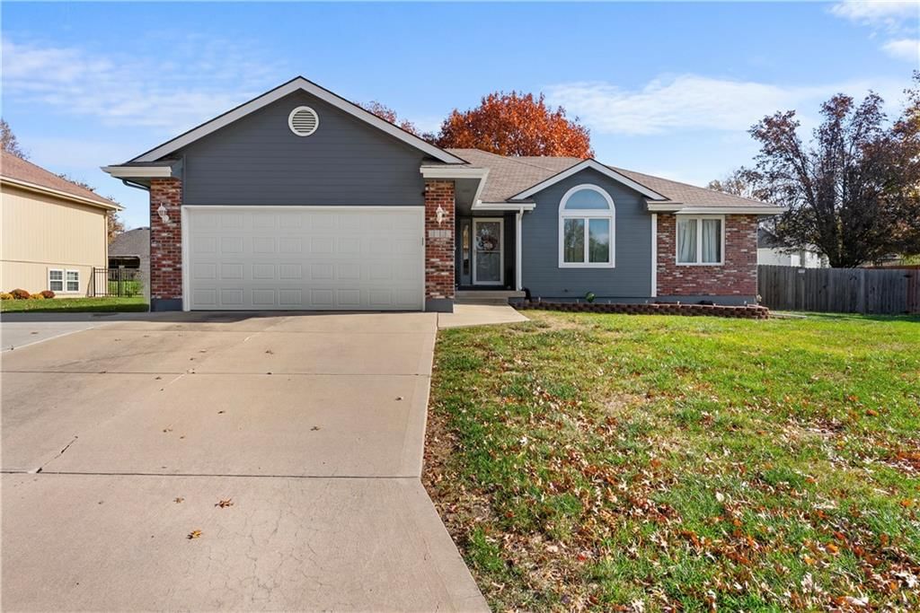 4620 SW 10TH Street, Blue Springs, MO