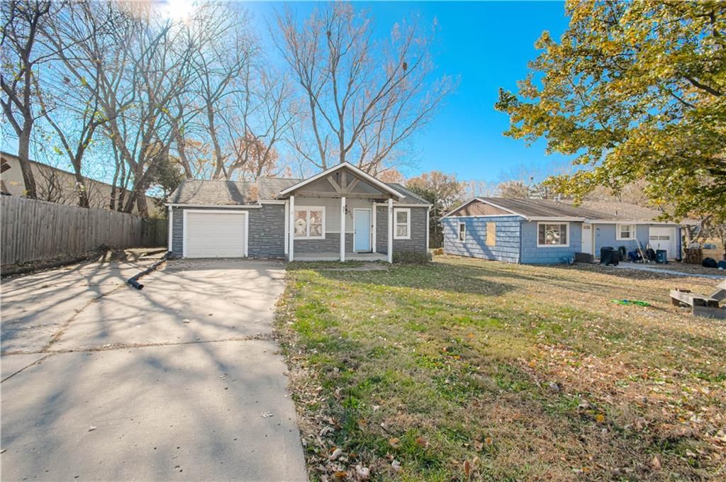 609 NE 76th Terrace, Gladstone, MO