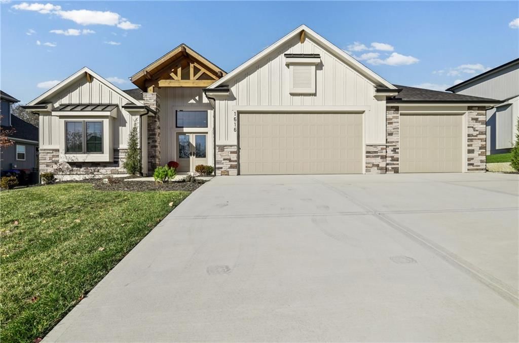 1616 SW 27th Street, Lee's Summit, MO