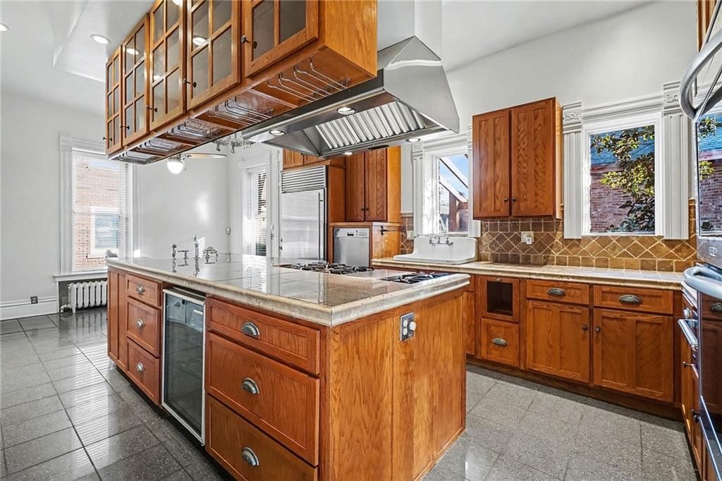 425 Gladstone Boulevard — photo 9