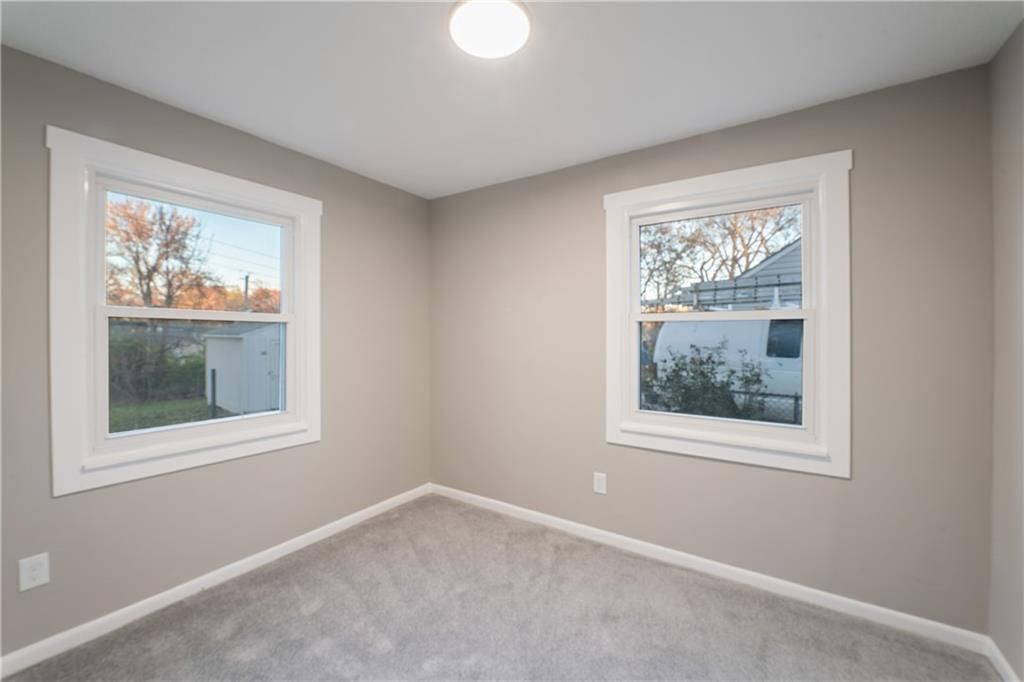 5118 Forest Avenue — photo 17