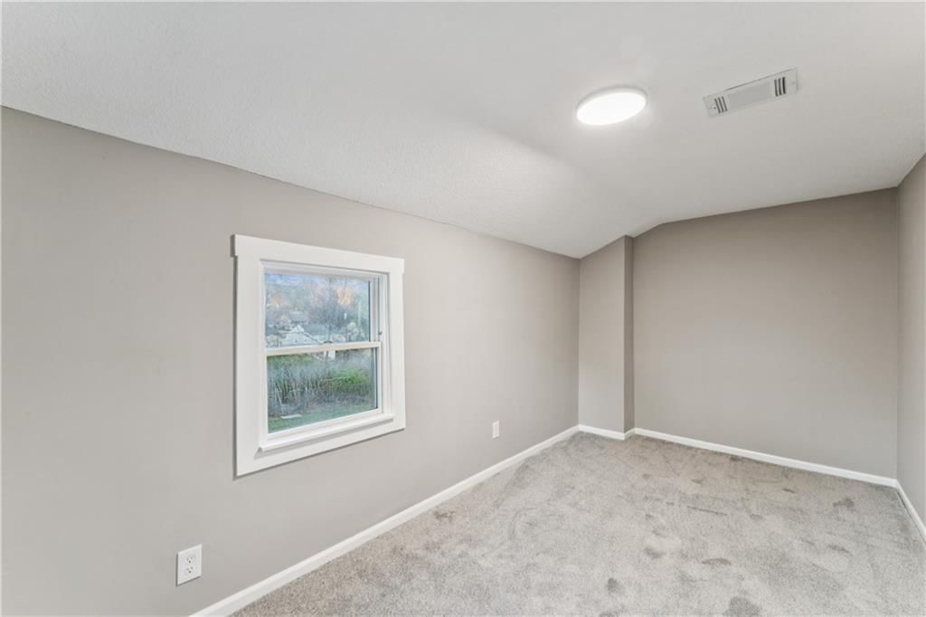 5118 Forest Avenue — photo 32