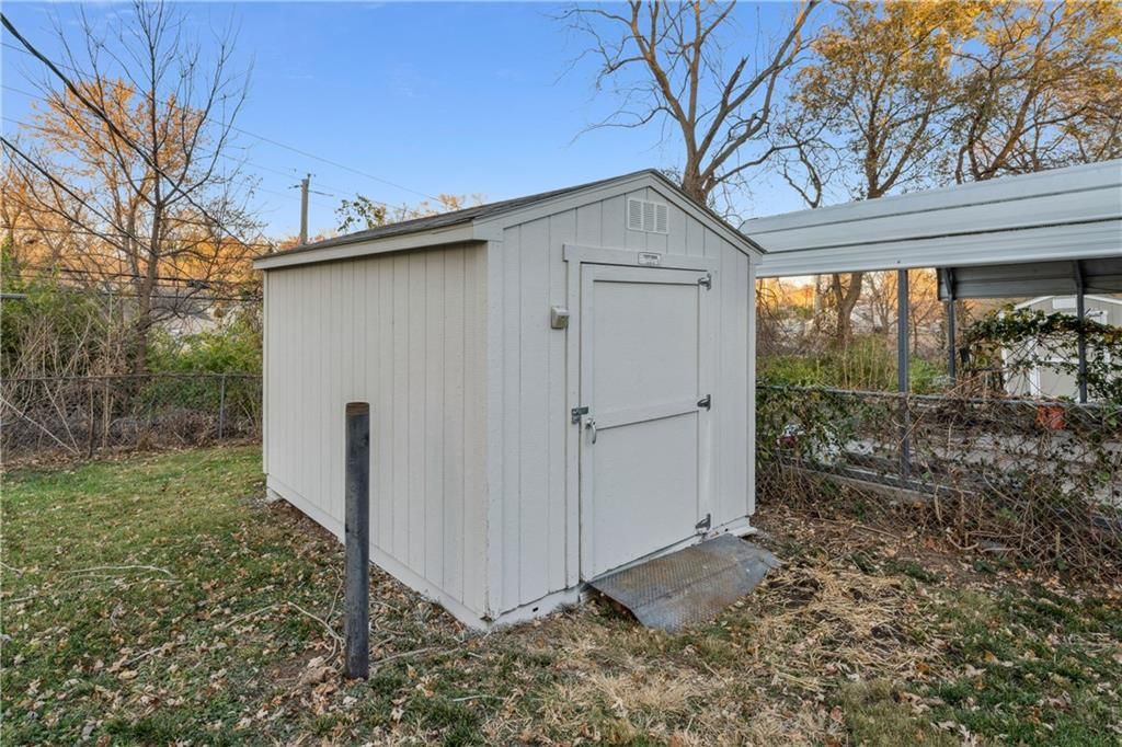 5118 Forest Avenue — photo 38