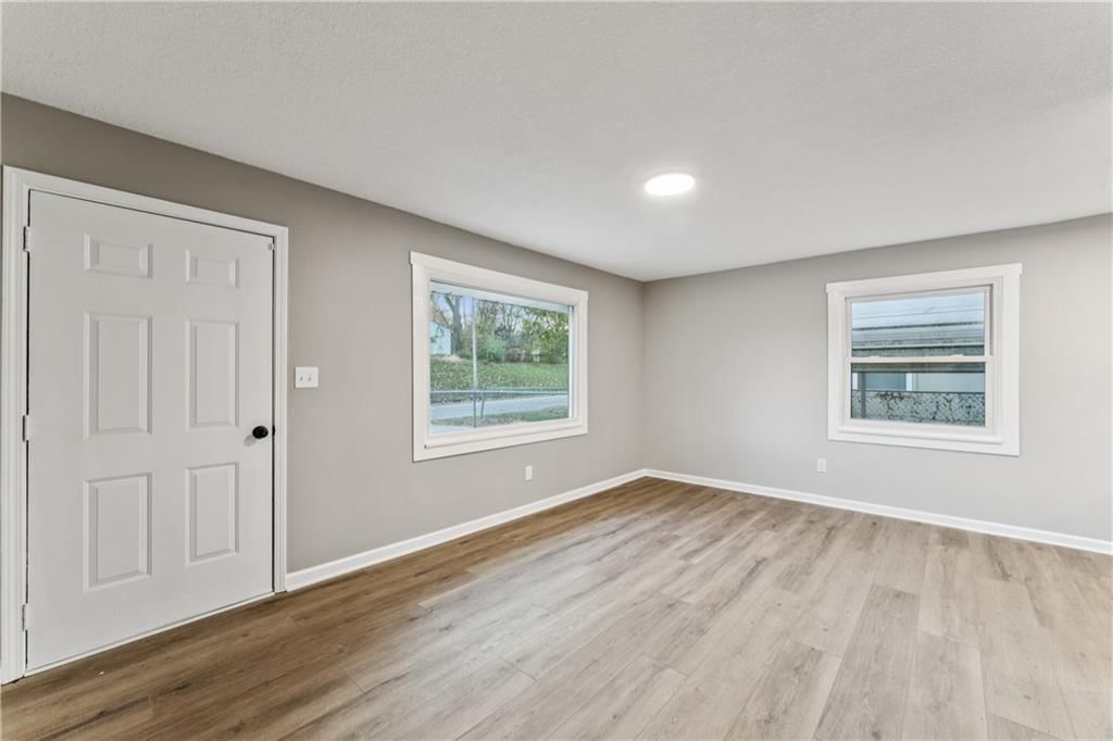 5118 Forest Avenue — photo 5