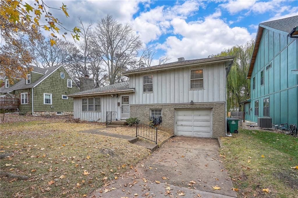 2806 W 48th Street, Westwood, KS