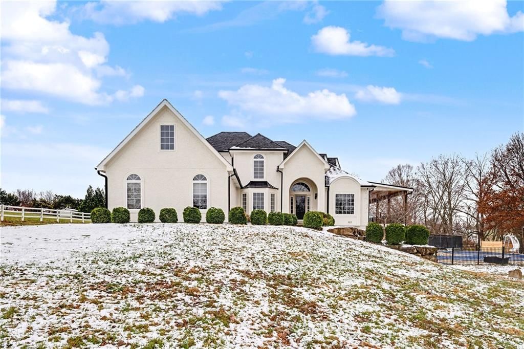 11105 NW 77th Terrace, Parkville, MO