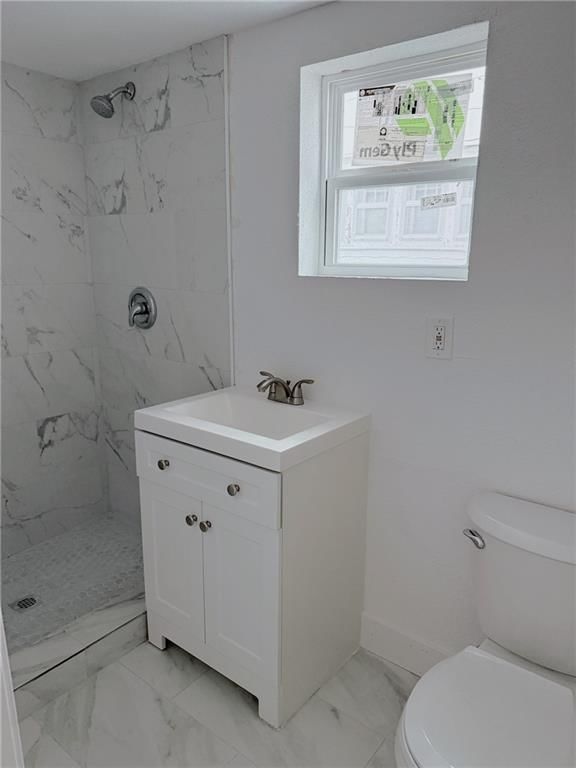 Photo 8 of 11 - 611 W 3rd Street