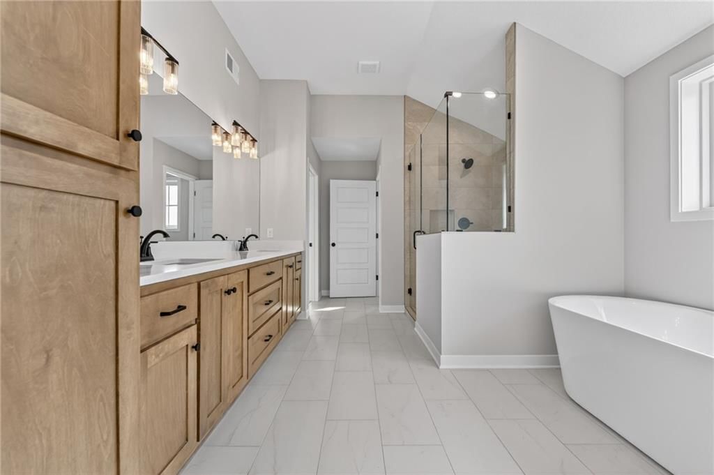 8007 NE 77th Street — photo 29