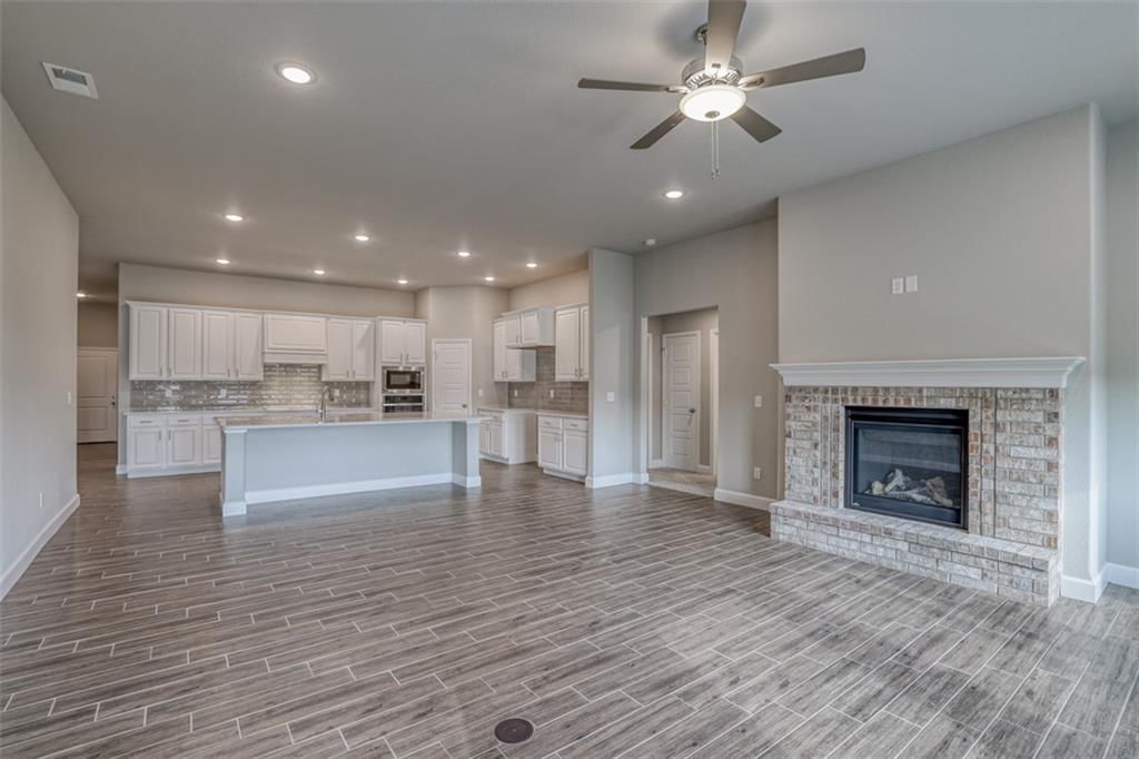 16386 W 166th Court — photo 23