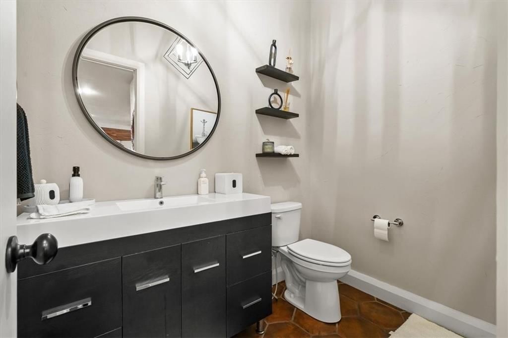 8519 N Sycamore Avenue — photo 44