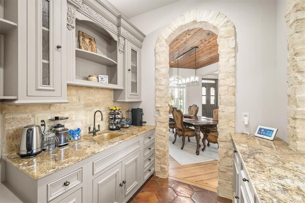 8519 N Sycamore Avenue — photo 46