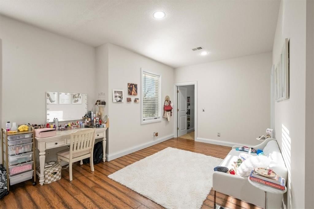 8519 N Sycamore Avenue — photo 67