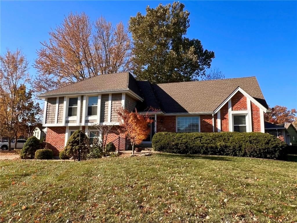 308 SE Richardson Place, Lee's Summit, MO