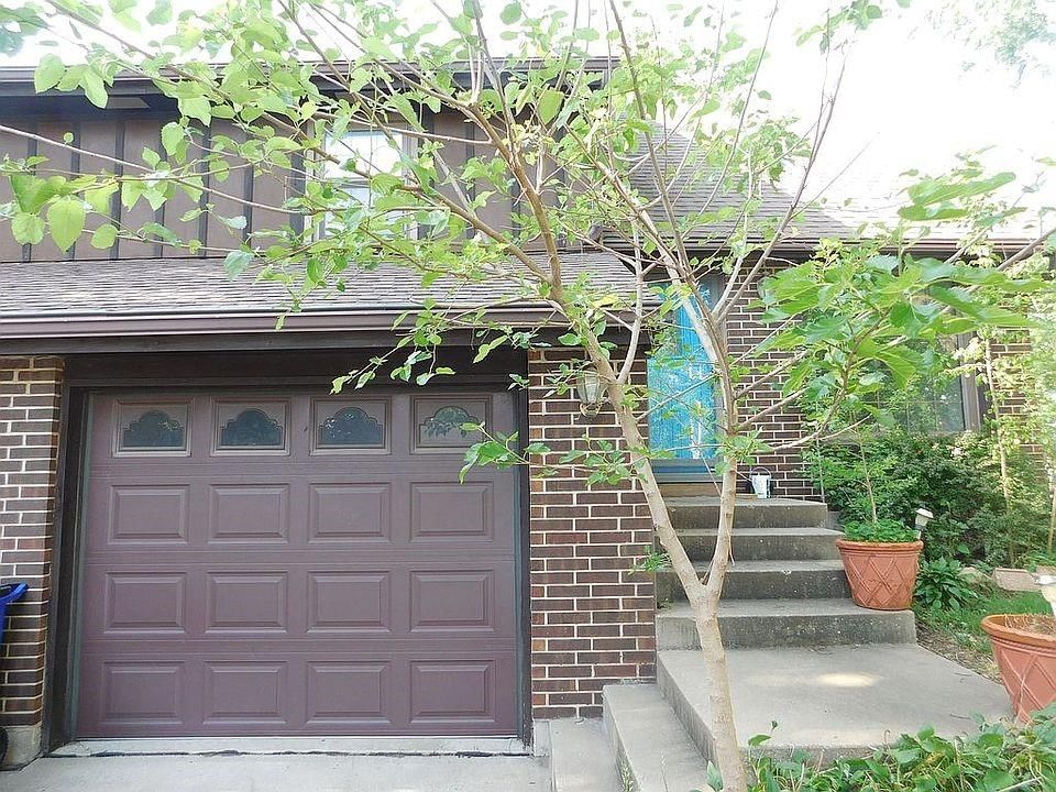 1610 E Elm Terrace, Olathe, KS