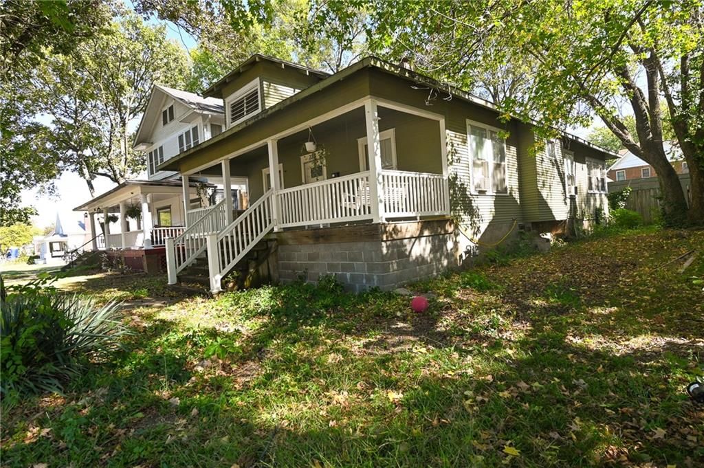 223 N Sergeant Avenue — photo 2