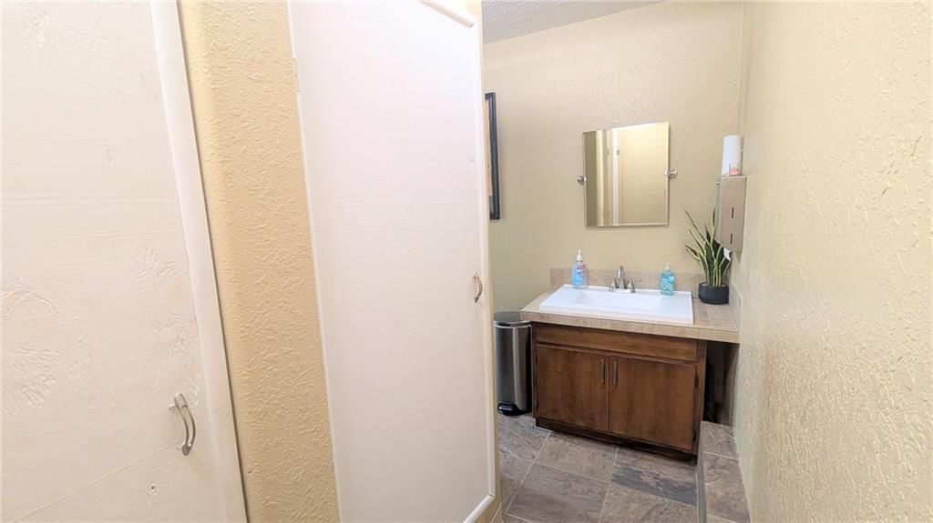 600 S Grand Avenue — photo 29