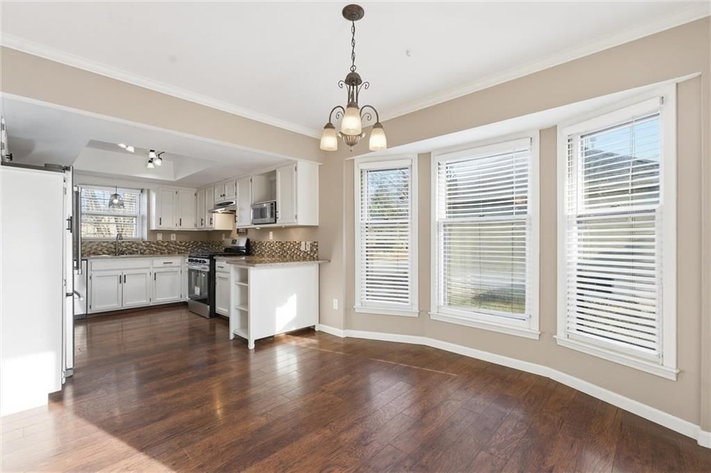 Photo 11 of 28 - 410 NE Corsicana Street