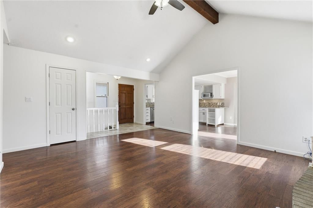 Photo 7 of 28 - 410 NE Corsicana Street