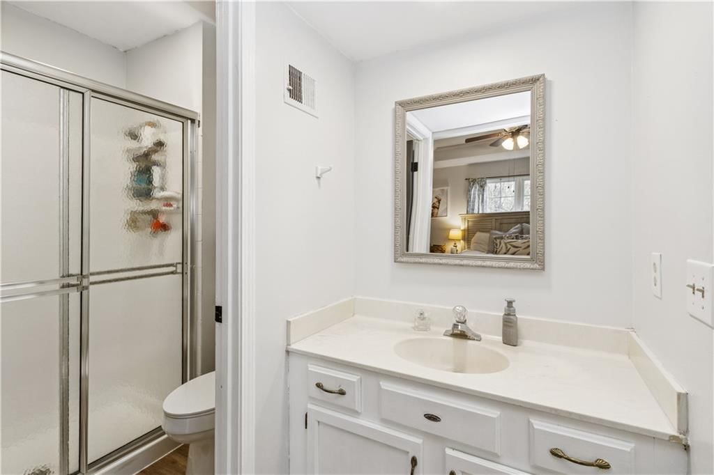 Photo 14 of 22 - 8815 Cottonwood Street