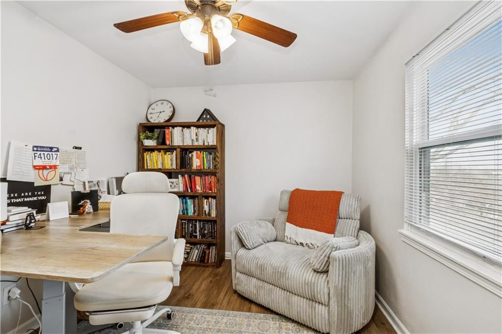 Photo 16 of 22 - 8815 Cottonwood Street