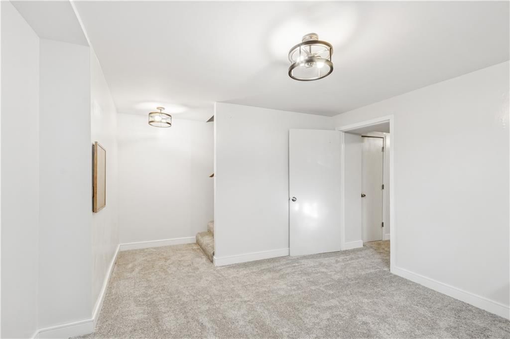 Photo 18 of 22 - 8815 Cottonwood Street