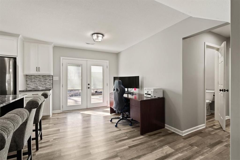 303 W Chestnut Street — photo 12