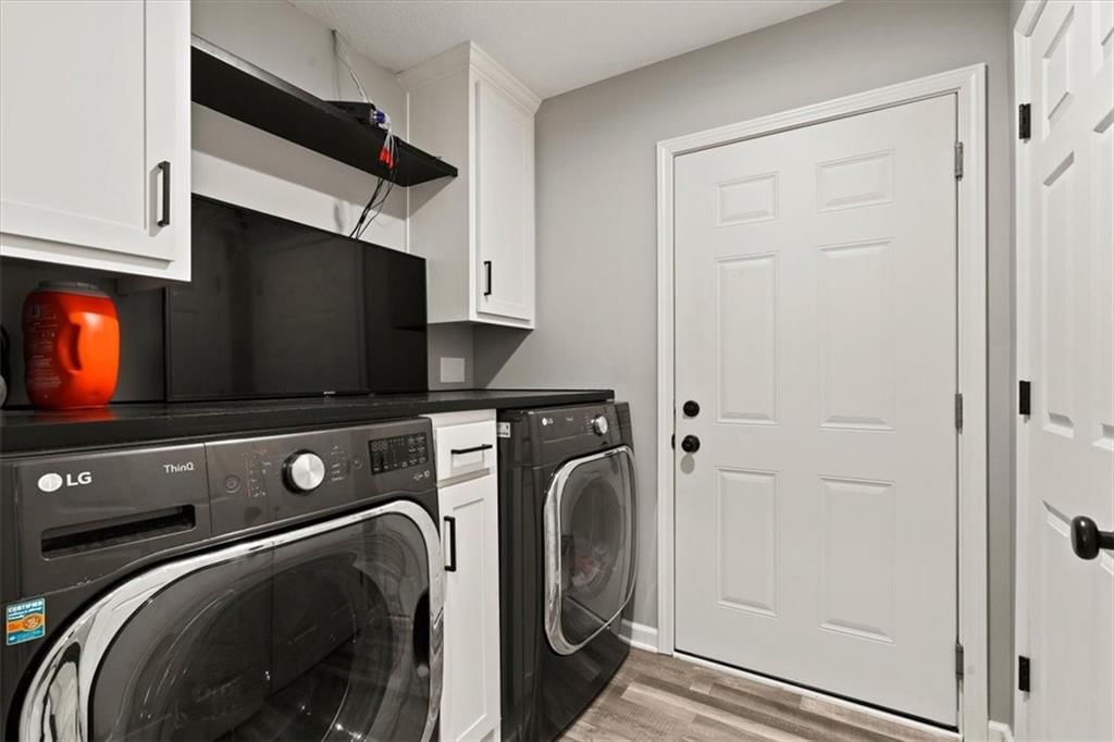 303 W Chestnut Street — photo 15