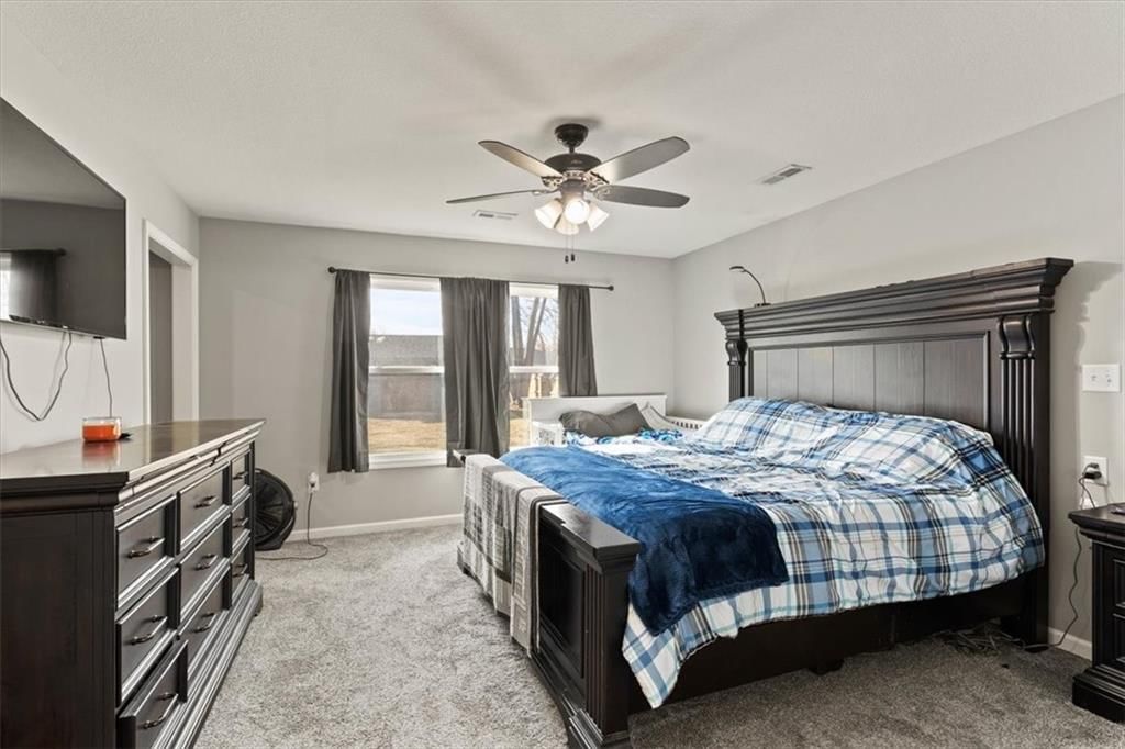 303 W Chestnut Street — photo 16