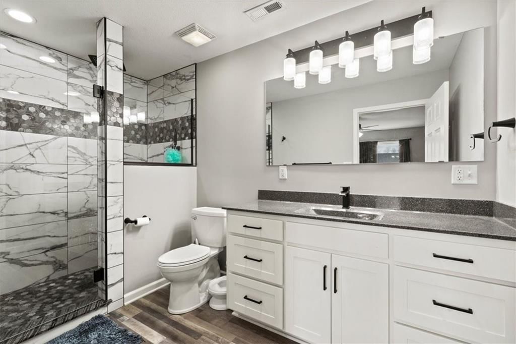 303 W Chestnut Street — photo 20