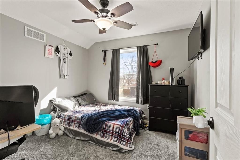 303 W Chestnut Street — photo 23