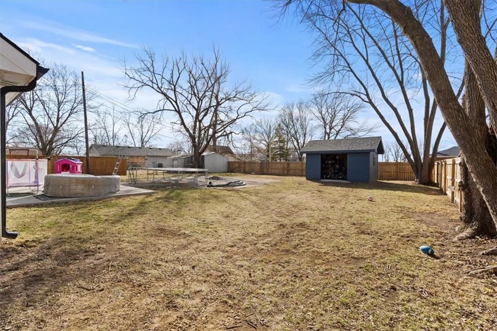 303 W Chestnut Street — photo 26