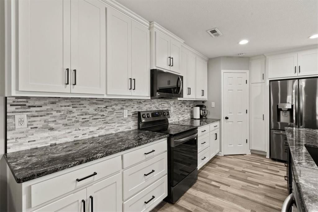 303 W Chestnut Street — photo 7