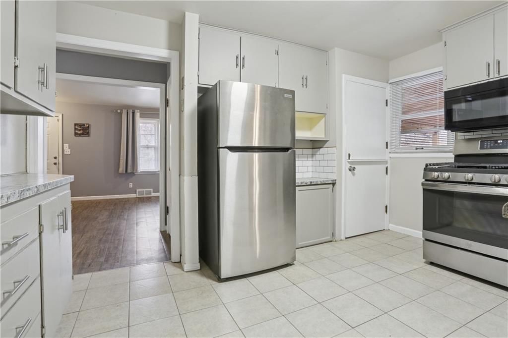 Photo 10 of 40 - 4011 N Bellefontaine Avenue