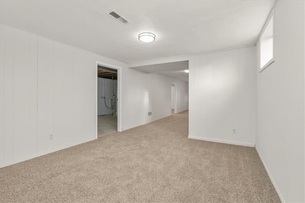 Photo 15 of 25 - 16305 E 16th Street S
