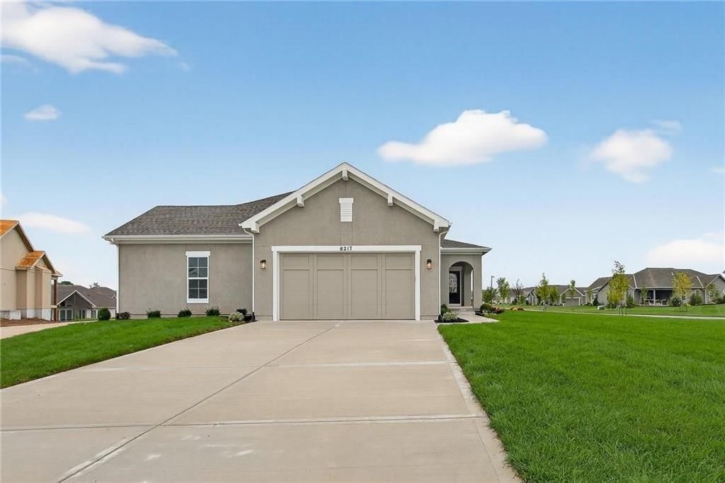 8285 Brockway Street, Lenexa, KS