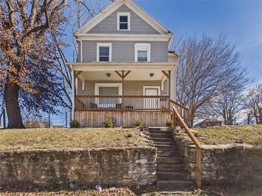 2421 Chestnut Avenue, Kansas City, MO