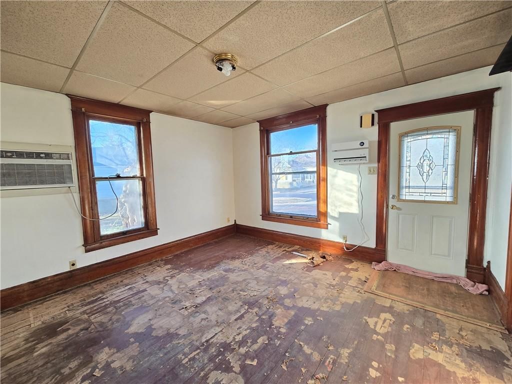 329 W 1st Street — photo 17
