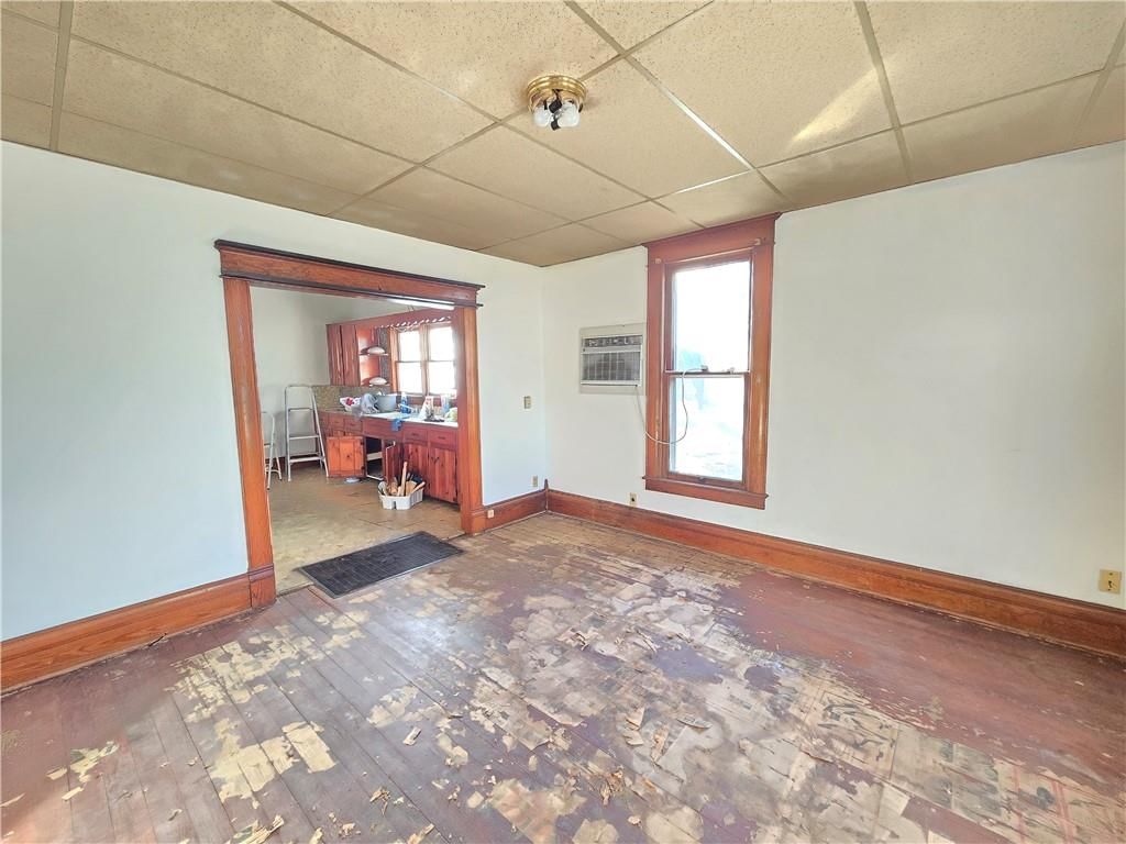 329 W 1st Street — photo 19