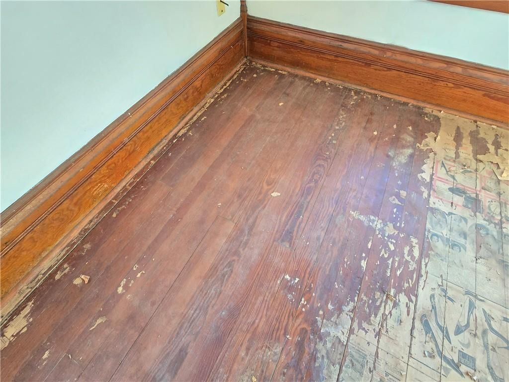 329 W 1st Street — photo 20