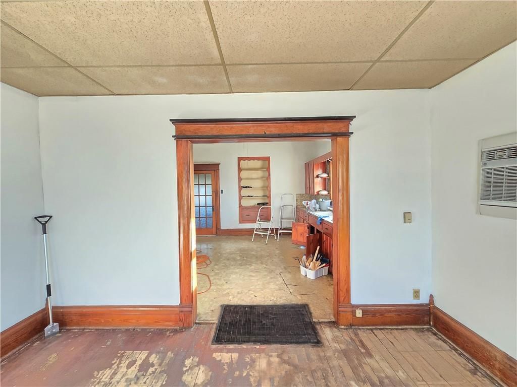 329 W 1st Street — photo 21
