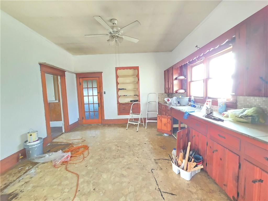329 W 1st Street — photo 23