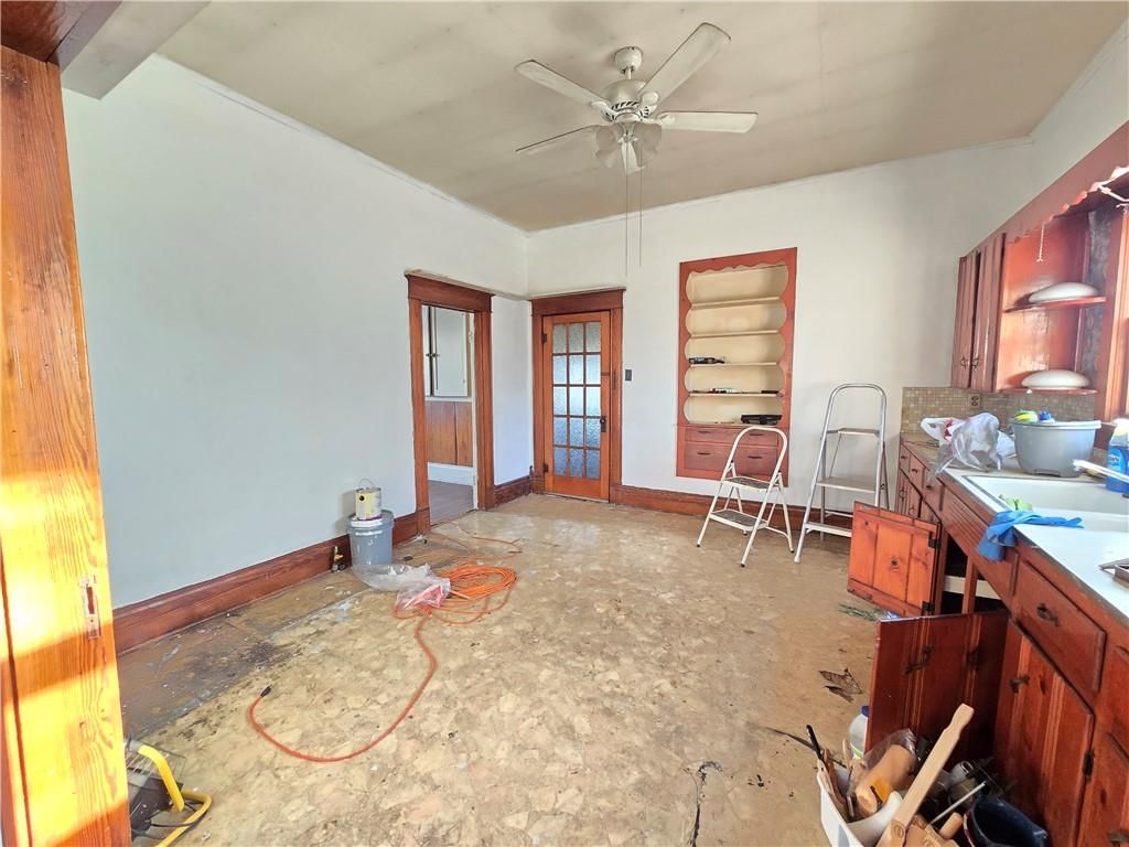 329 W 1st Street — photo 24