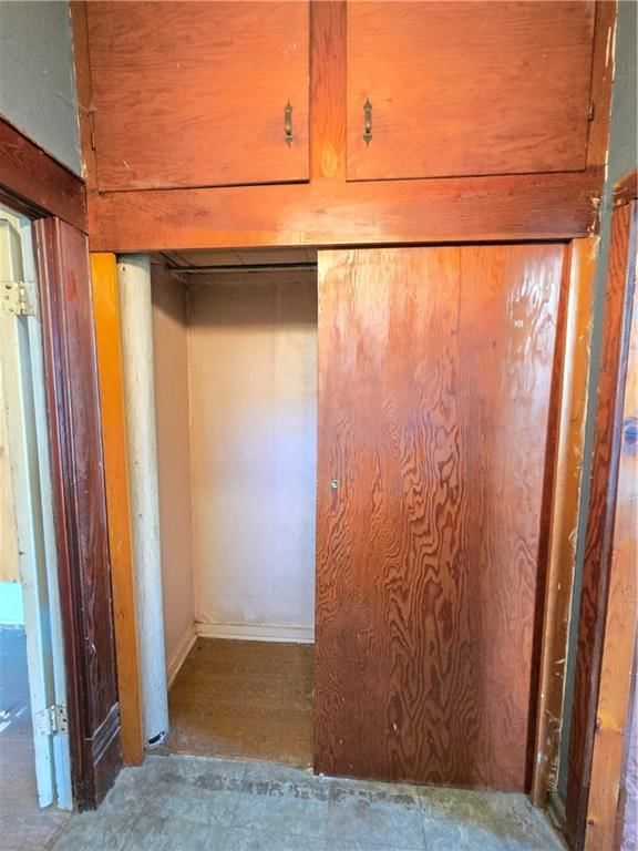 329 W 1st Street — photo 27