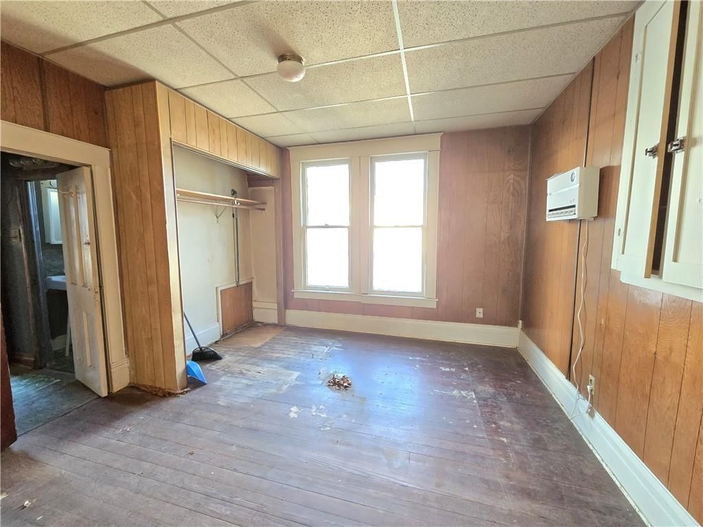 329 W 1st Street — photo 31