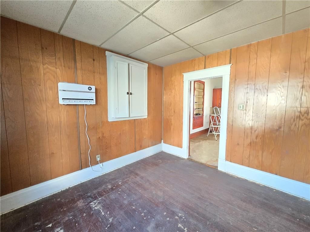 329 W 1st Street — photo 33