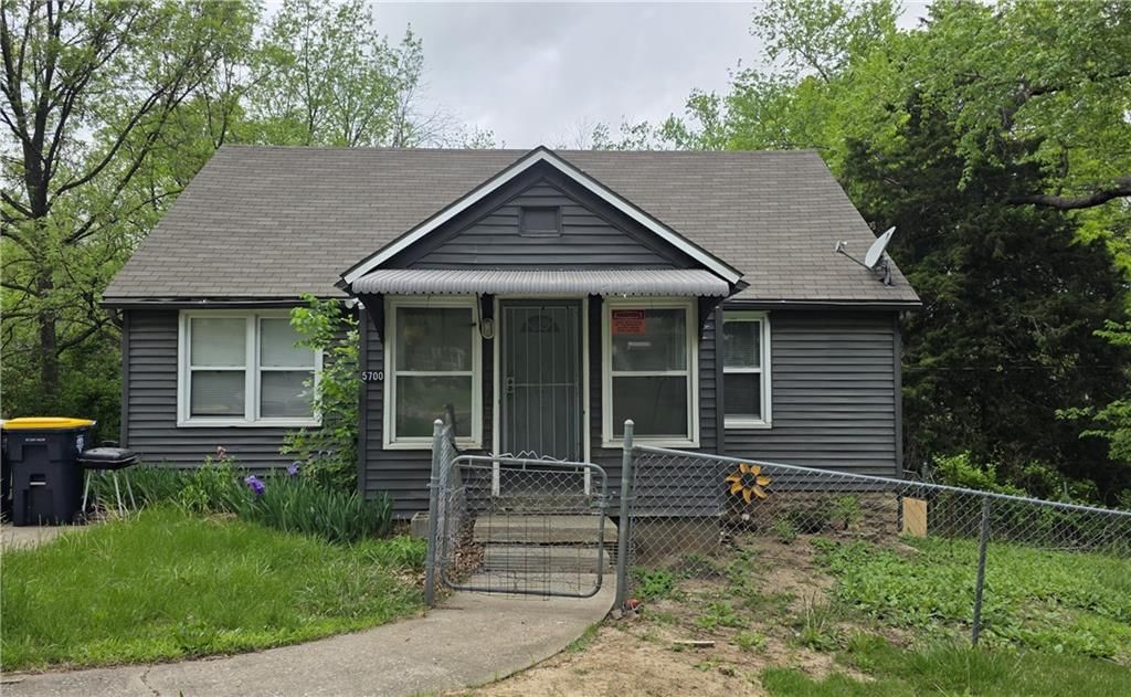 5700 Manchester Avenue, Kansas City, MO