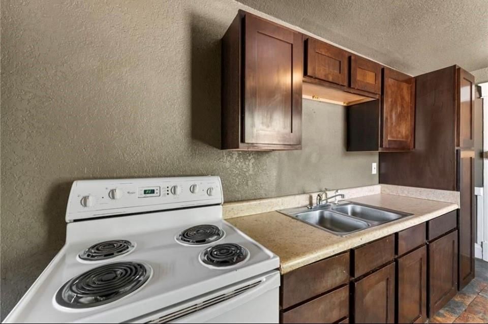 1115 E 41st Street — photo 11