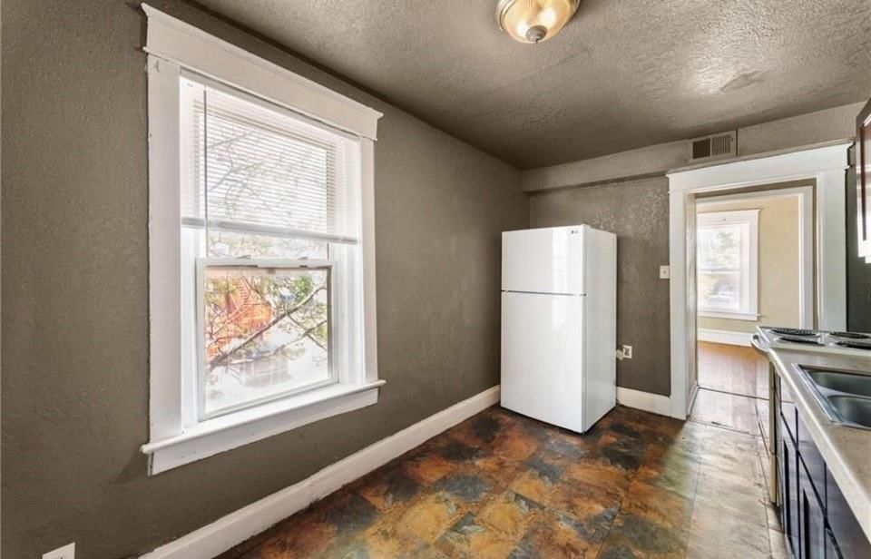 1115 E 41st Street — photo 12